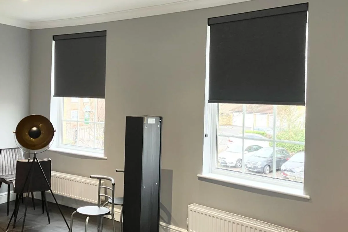 Cassette roller blinds providing strong light control in a home office